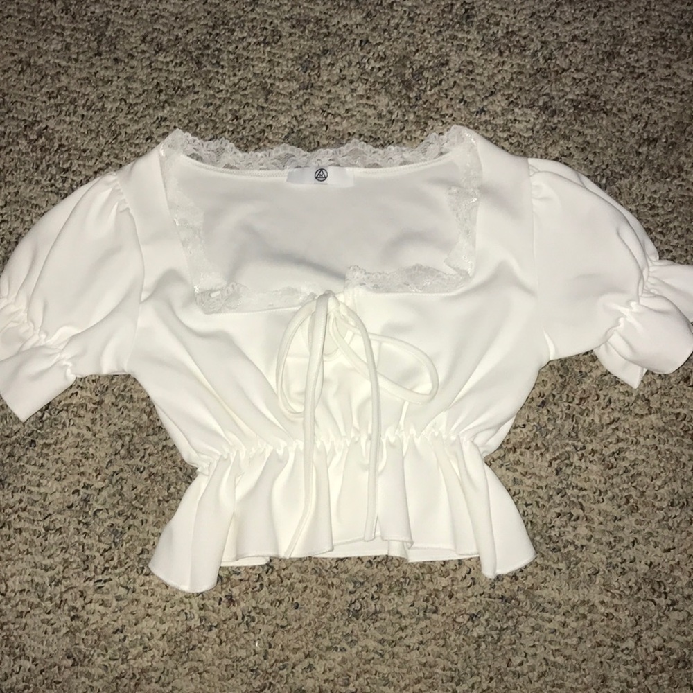 White trim lace hem top